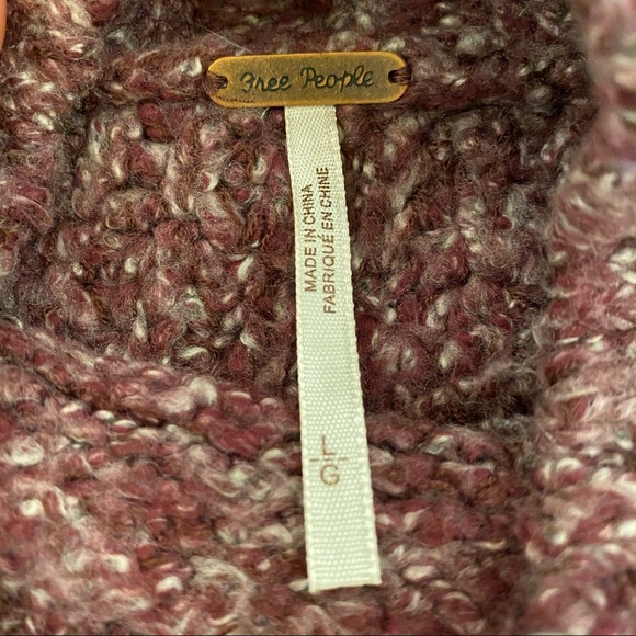 Free People Berry color Crop Slouch Sweater Size L - Picture 7 of 11